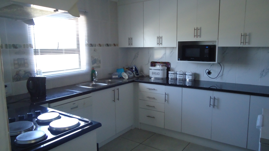10 Bedroom Property for Sale in Croydon Western Cape